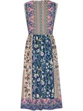 Load image into Gallery viewer, sleeveless Bohemian floral casual beach sundress with pockets flowing and loose